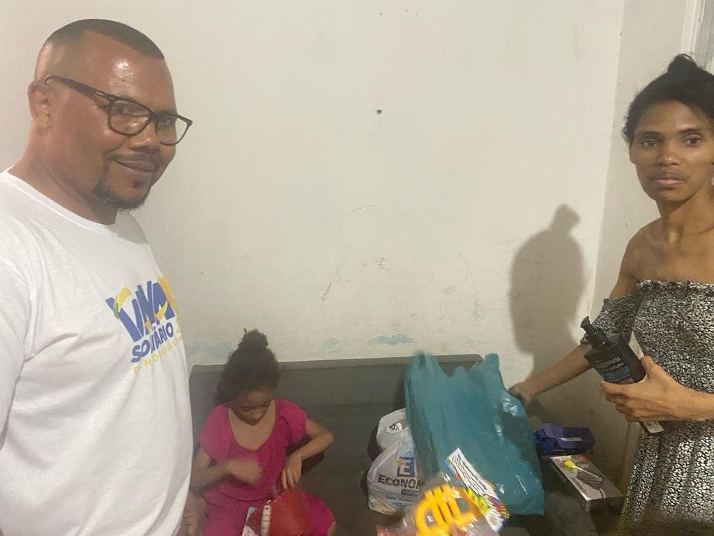 Entrega durante ação do Vavá Solidário
